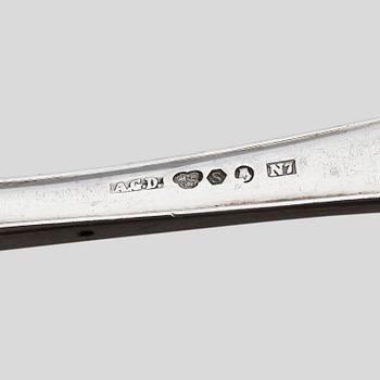 PARTI BESTICK, 20 st, silver, "Svensk spets" samt "Vasa", bla CG Hallberg, Stockholm, 1915. Tot vikt ca 1185g.