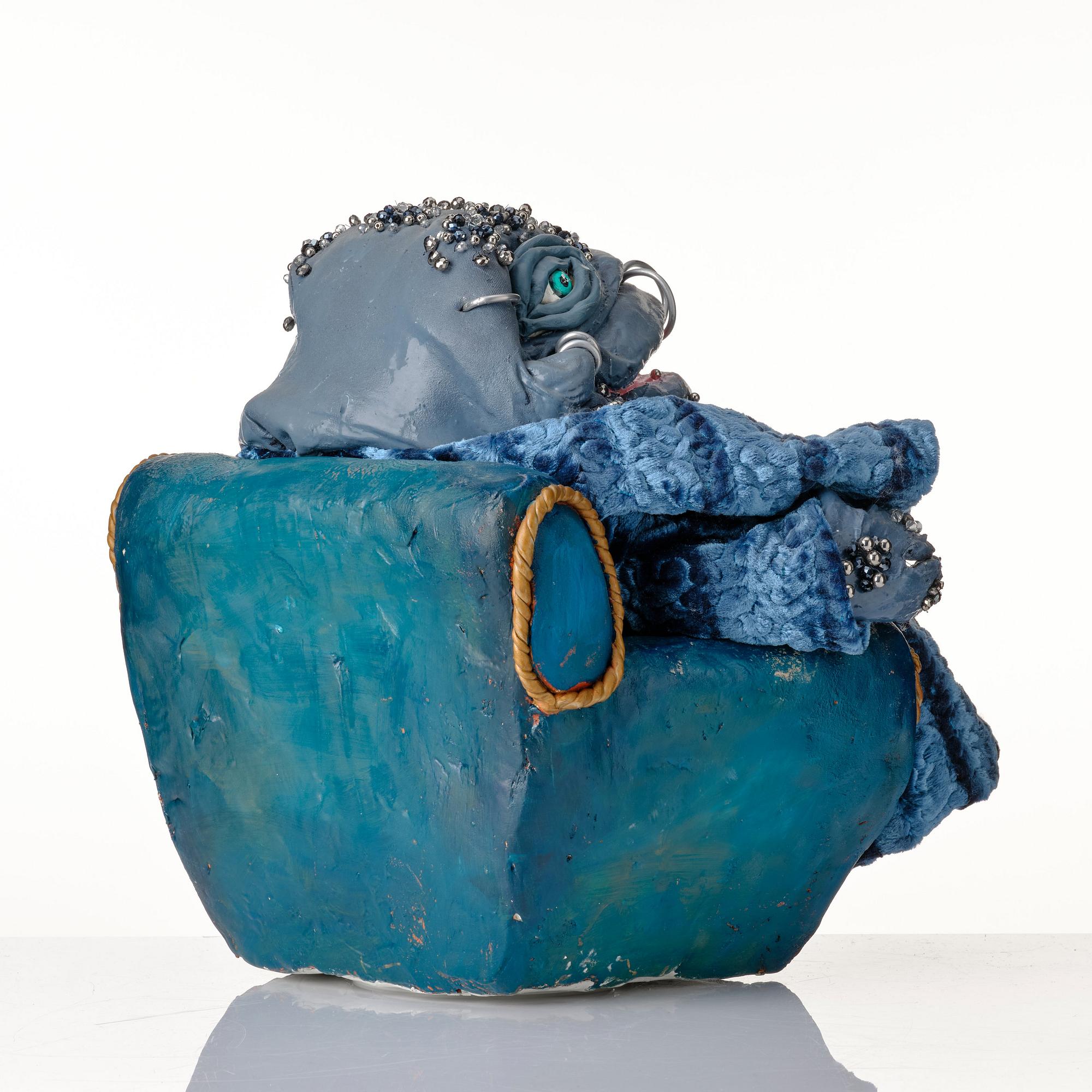 Nathalie Djurberg & Hans Berg, "Whale in Armchair" från "Worship".