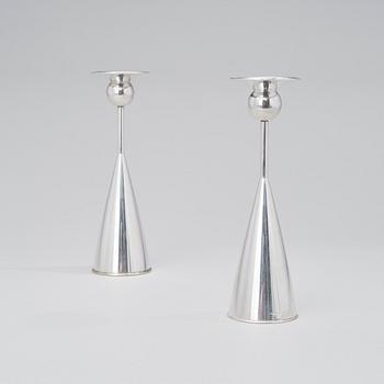 KAJ BLOMQVIST, A PAIR OF CANDLESTICKS. Signed KB, 916 silver, Kultakeskus Hämeenlinna 1965/66.