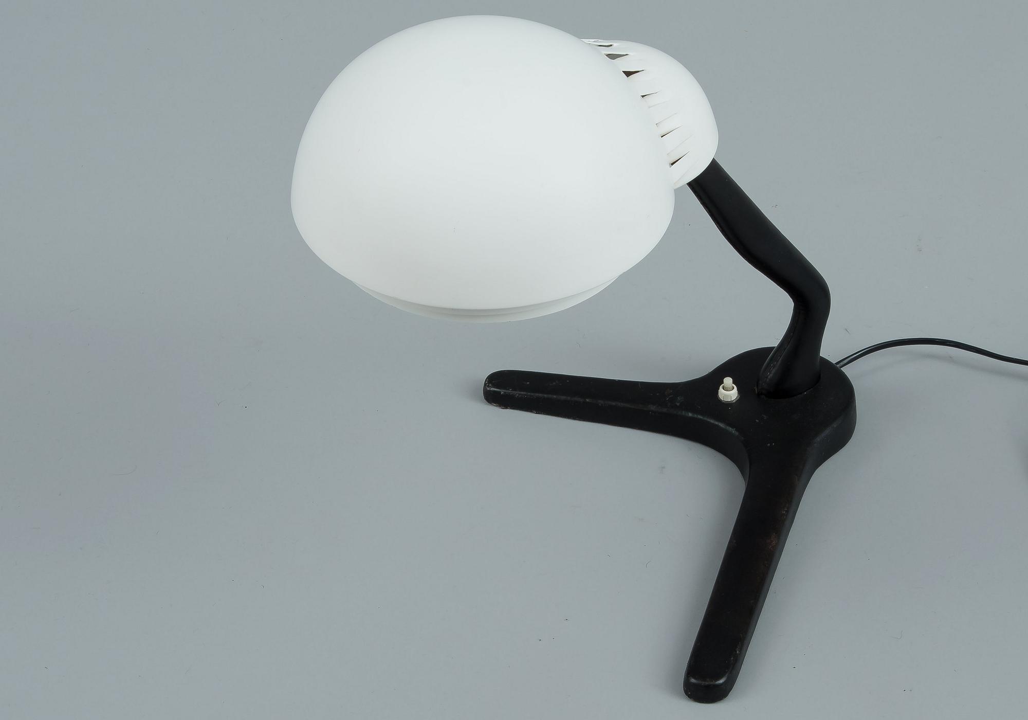 Alvar Aalto, BORDSLAMPA A704.