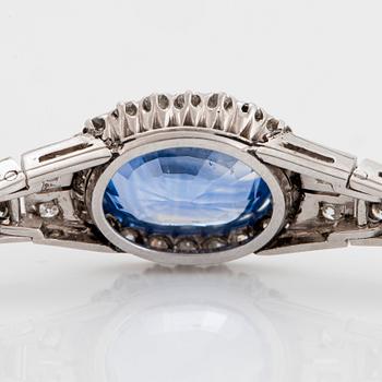 Armband 18K vitguld med en fasettslipad safir vikt ca 7.00 ct.