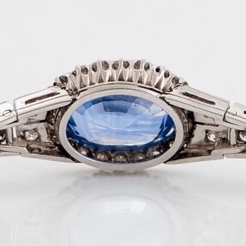 An 18K white gold bracelet set with a faceted sapphire weight ca 7.00 cts.