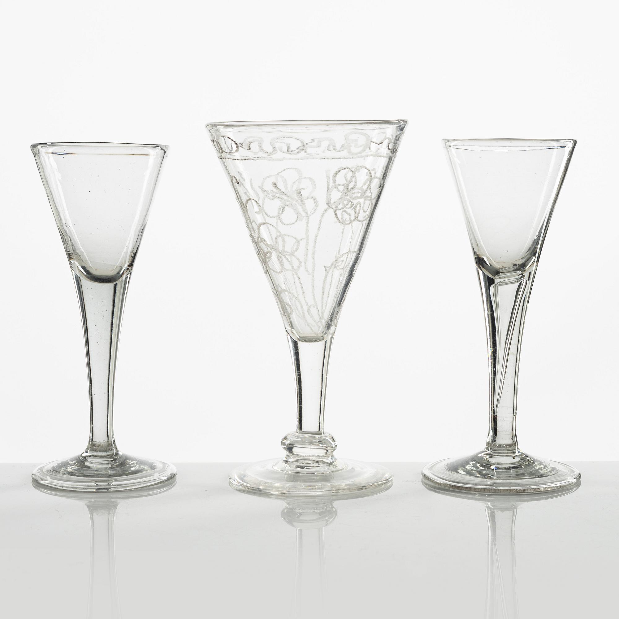 Spetsglas, tre stycken, 17/1800-tal.