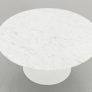 EERO SAARINEN, a Tulip sofa table.