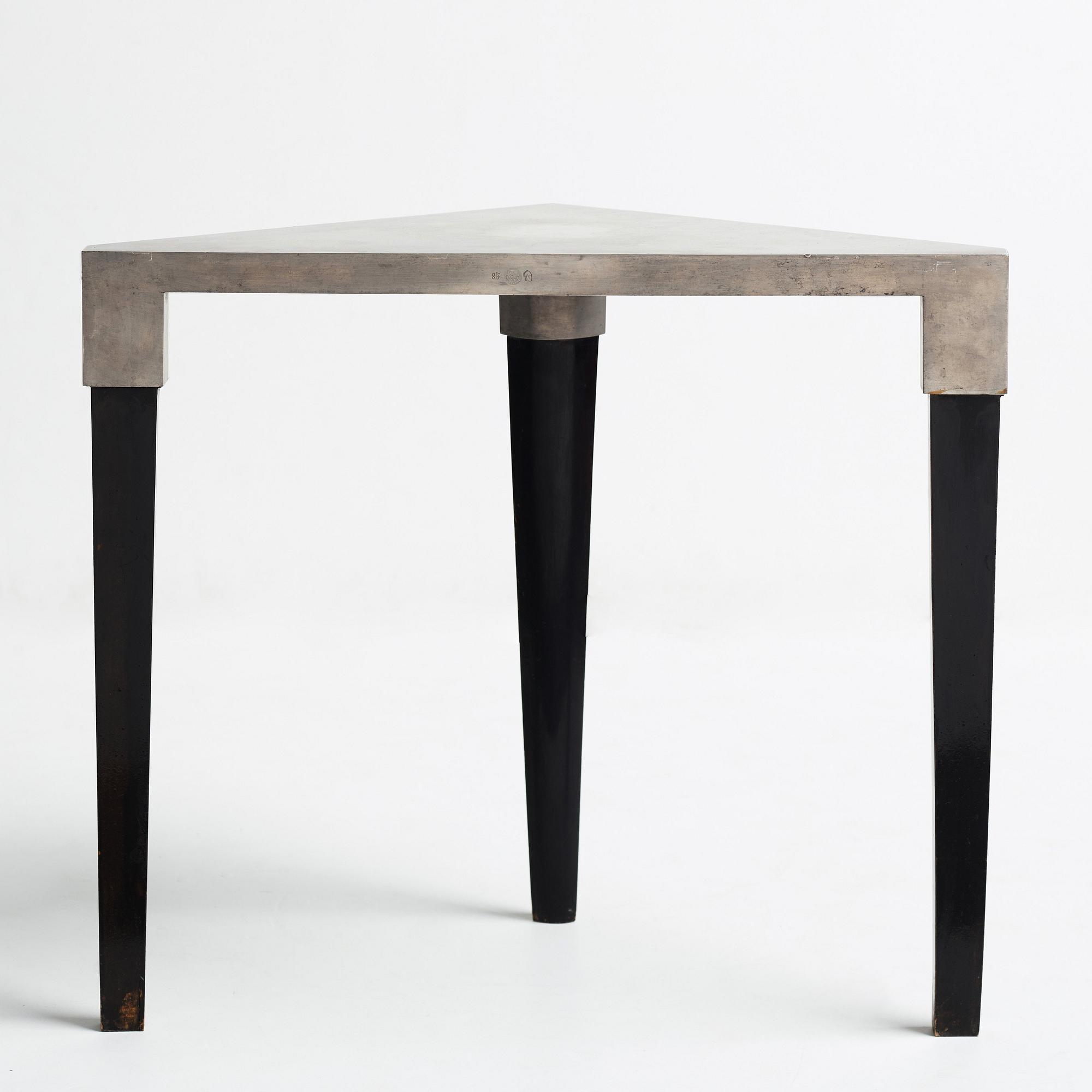 Nils Fougstedt, konsolbord, modell 118, Firma Svenskt Tenn, 1934.