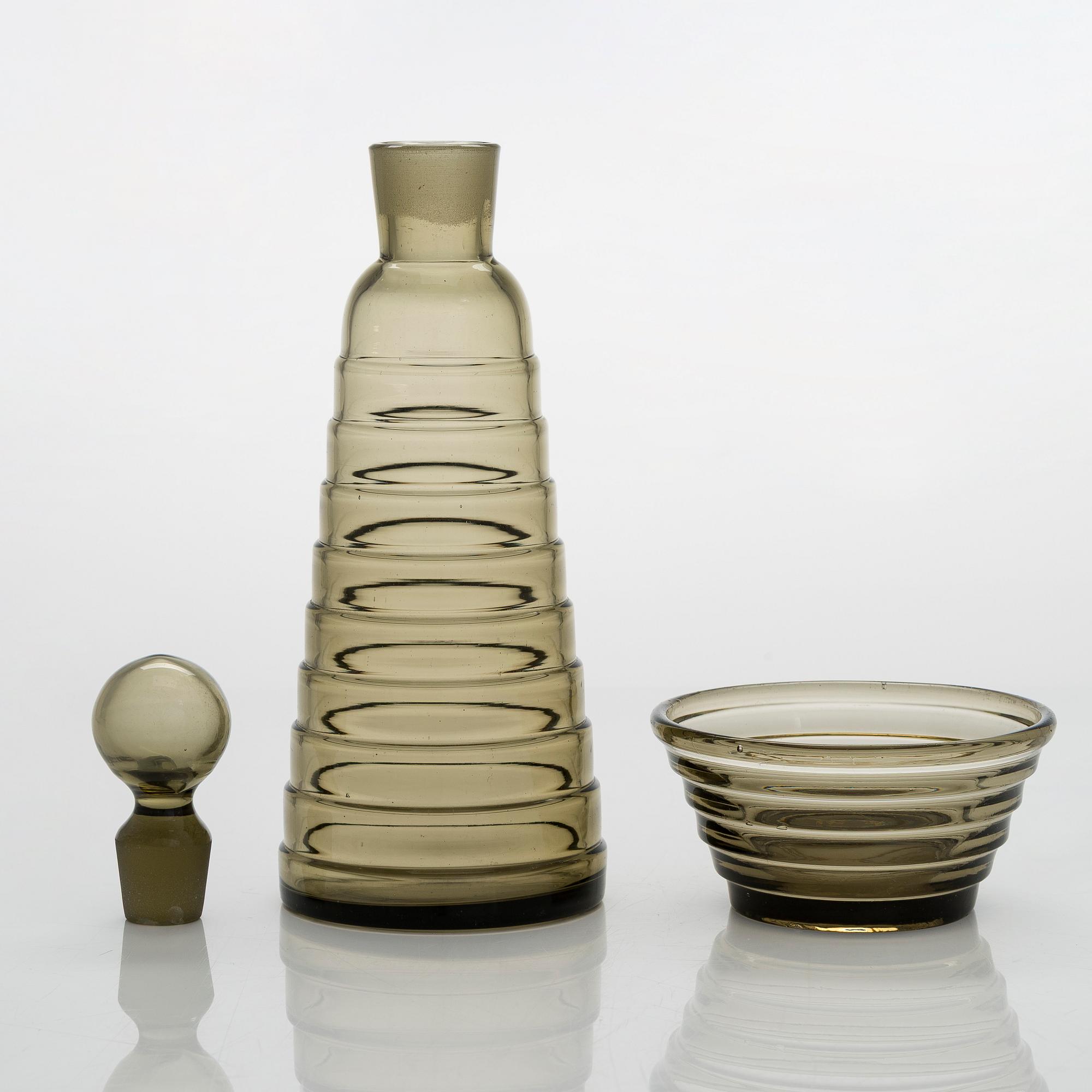 Aino Aalto, glasservis, 4 delar, "Bölgeblick" Karhula glasbruk, samt brickan, Karhula glasbruk 1930-tal.