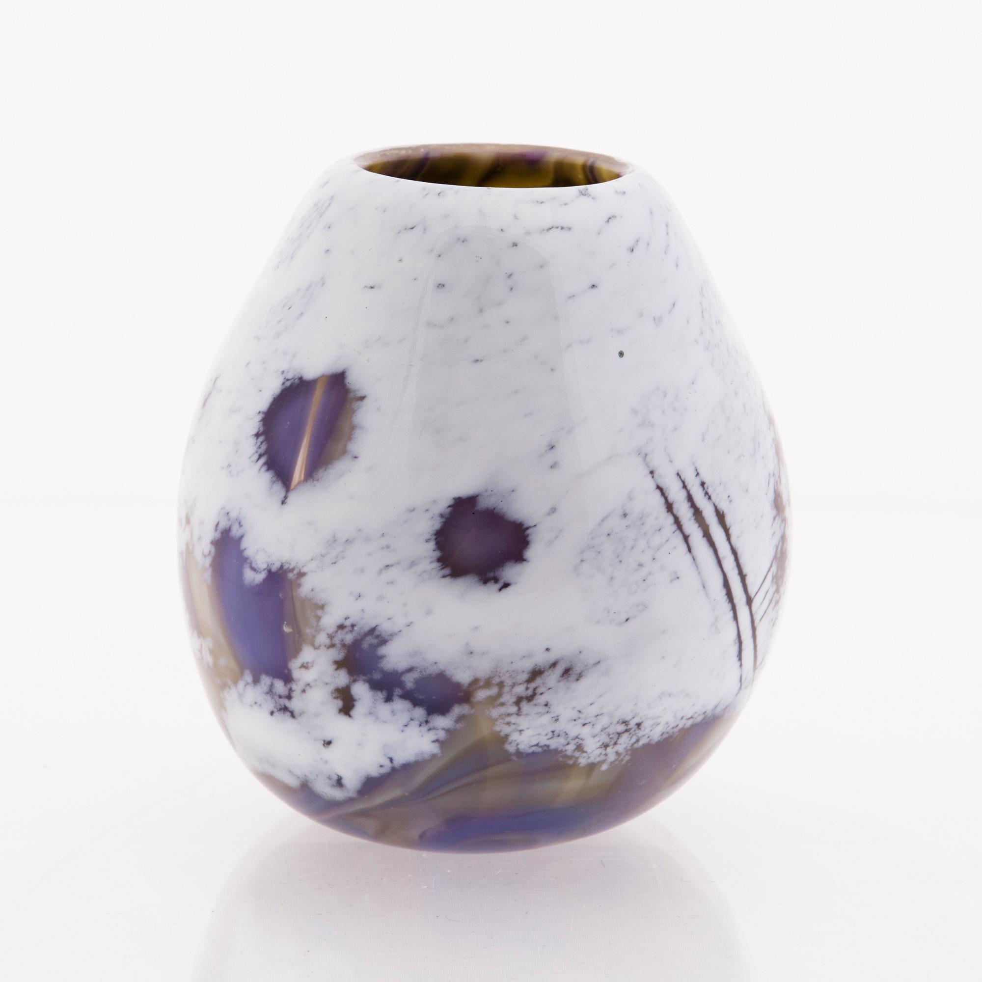 ELLA VARVIO, A glass vase/ sculpture, signed Ella Varvio 2018.