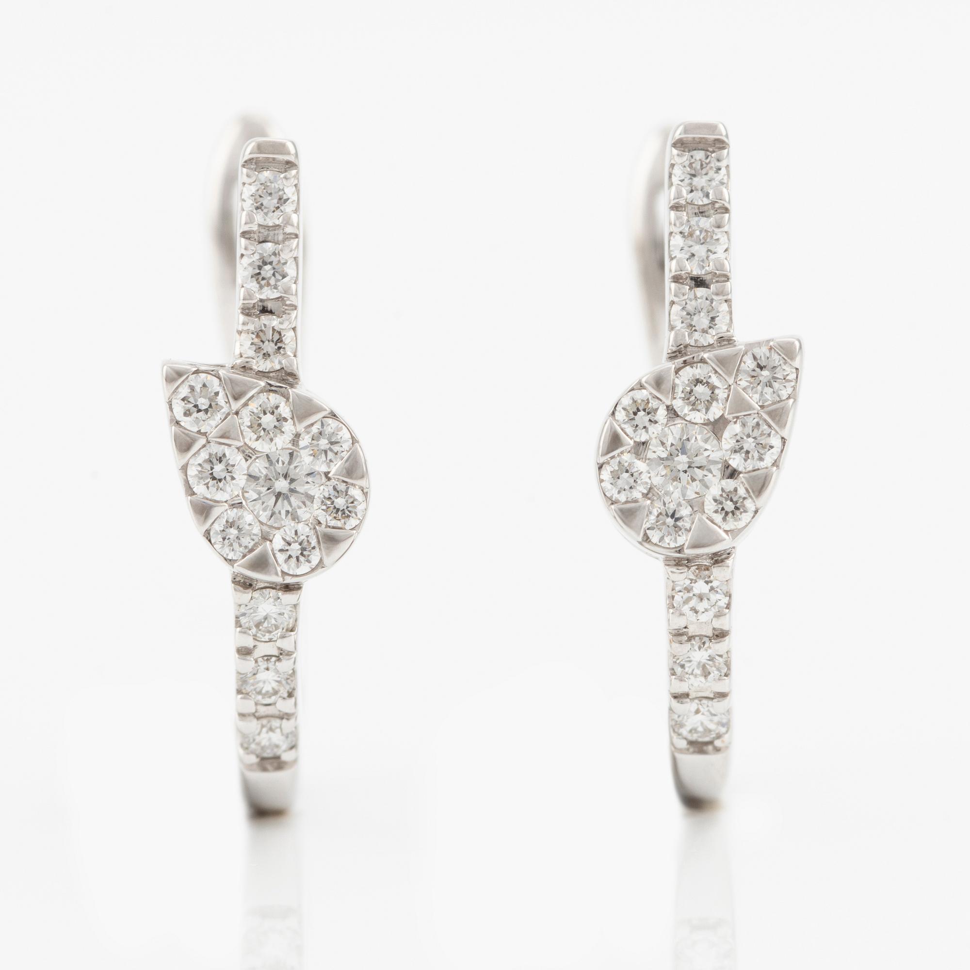 Örhängen 18K vitguld med briljantslipade diamanter.