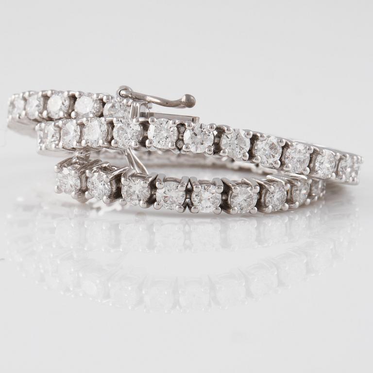 ARMBAND, 18K vitguld med briljantslipade diamanter ca 5.13 ct. Vikt 12,3 gram.