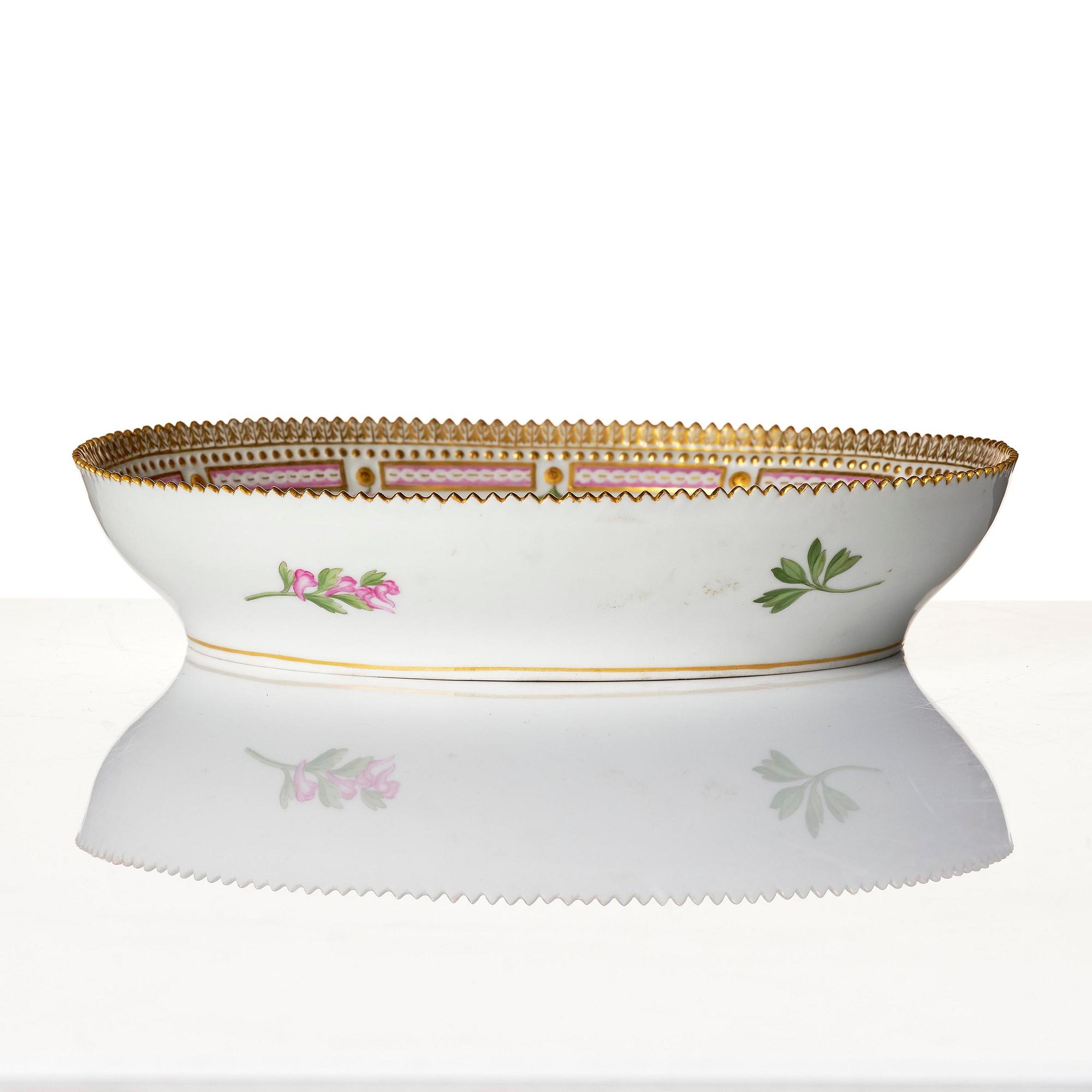 A Royal Copenhagen 'Flora Danica' bowl and serving dish, Denamark, 20th century.