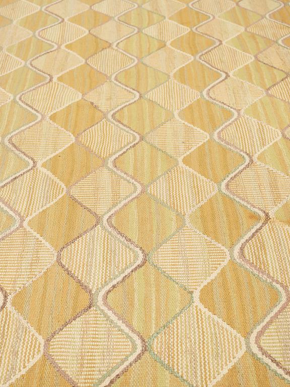 Barbro Nilsson, CARPET. "Spättan gul". Flat weave. 353,5 x 253 cm. Signed AB MMF BN.