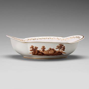 242. A Russian porcelain bowl, Popov porcelain manufactory, first half of 19th Century.