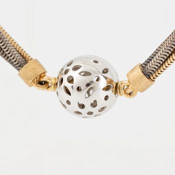 Ole Lynggaard, Charlotte Lynggaard, necklace 14K gold and silver with clasp in 18K white gold.