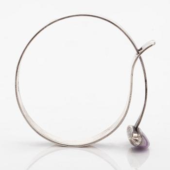 Elis Kauppi, armband, silver och ametist. Kupittaan kulta, Åbo 1961.