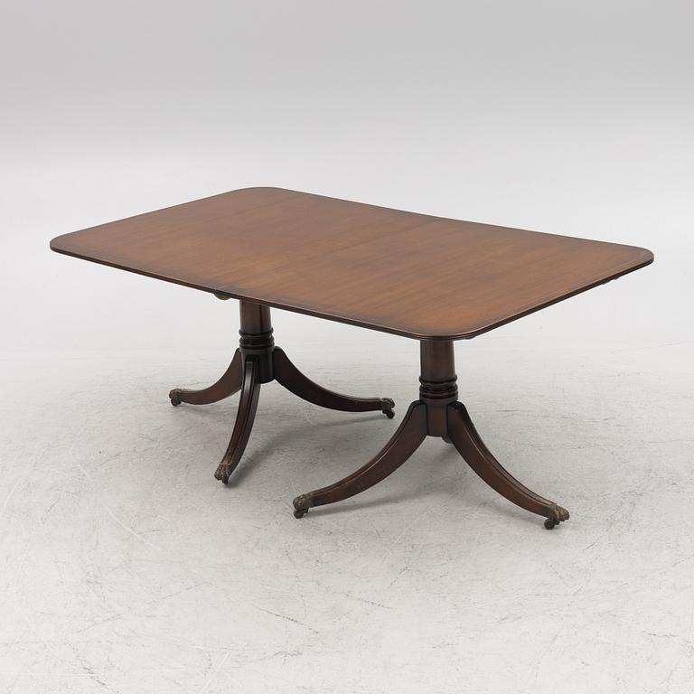 Dining Table, England, second half of the 20th Century.