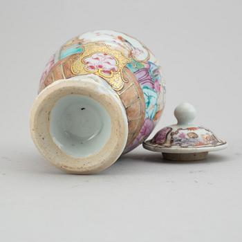 Three famille rose export porcelain objects, Qing dynasty, Qianlong (1736-95).