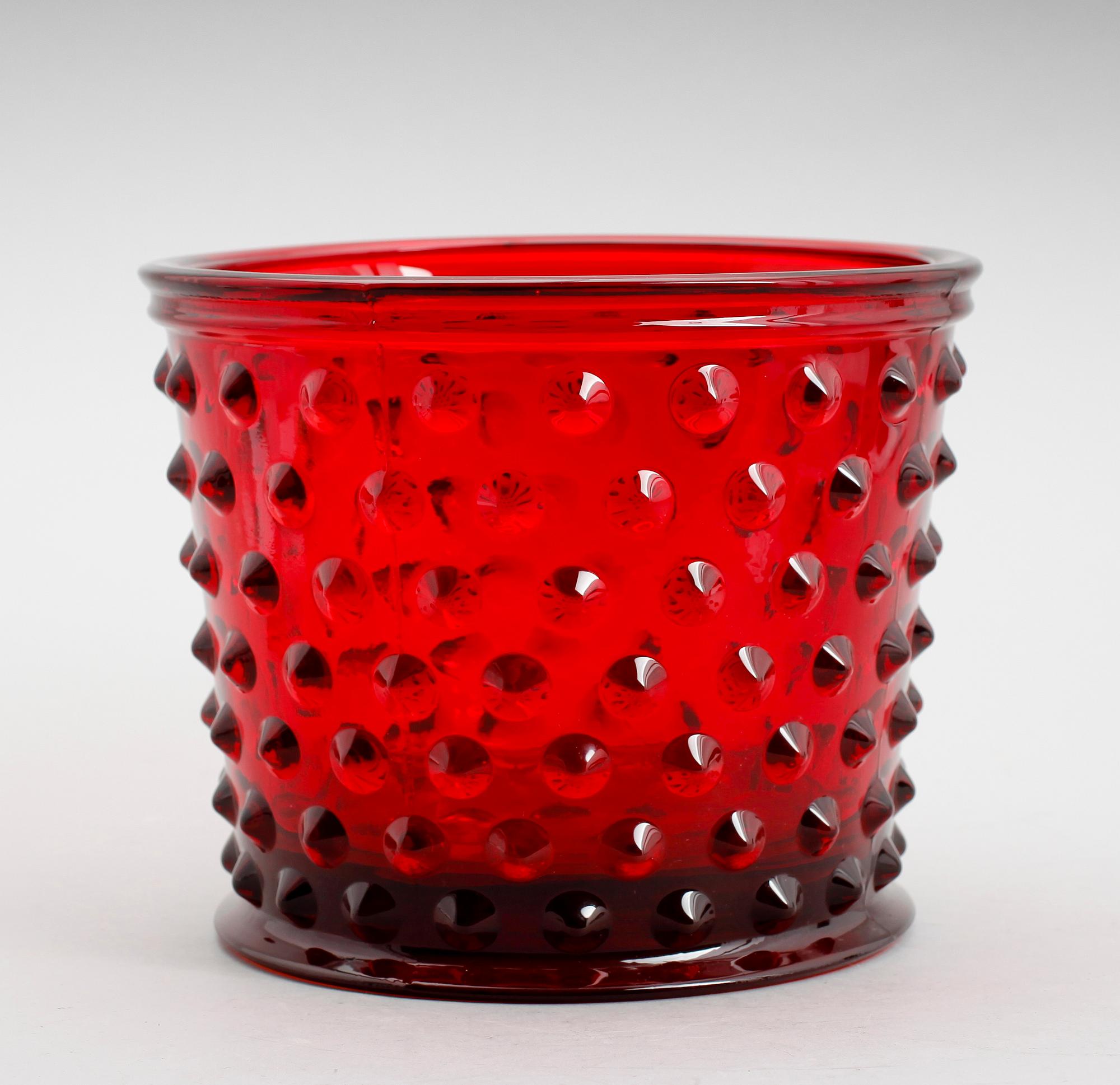 VAS, rött glas, "Hortus", Josef Frank för Firma Svenskt Tenn, Reijmyre.