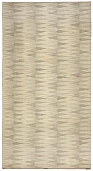 921. CARPET. Flat weave and tapestry weave (Rölakan and gobelängteknik). 549 x 291 cm. Signed MLH JSJP ID.