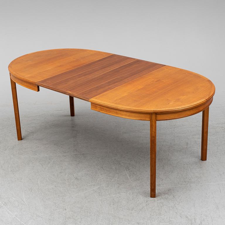 BERTIL FRIDHAGEN, a 'Sörgården' walnut table.