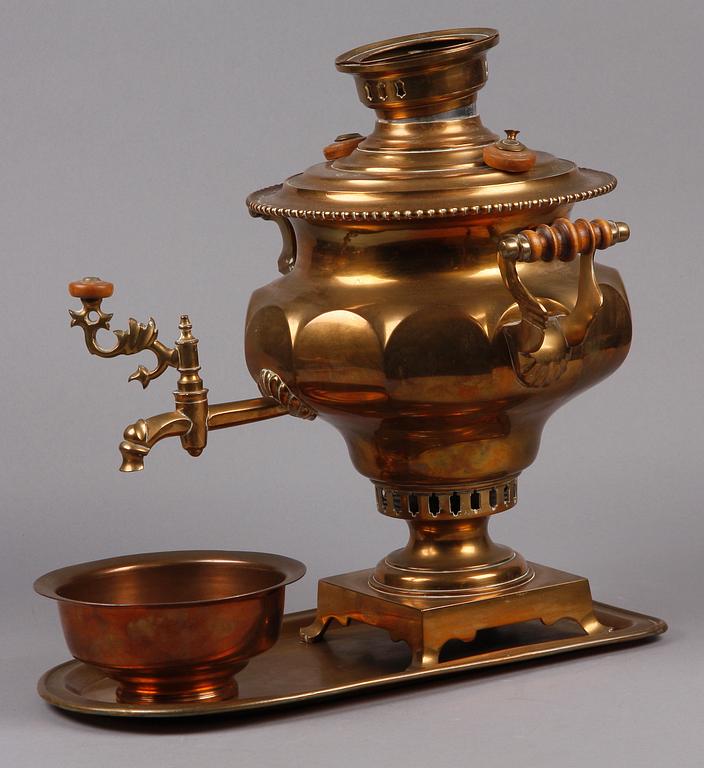 SAMOVAR, mässing. Ryssland, sekelskiftet 1800/1900.