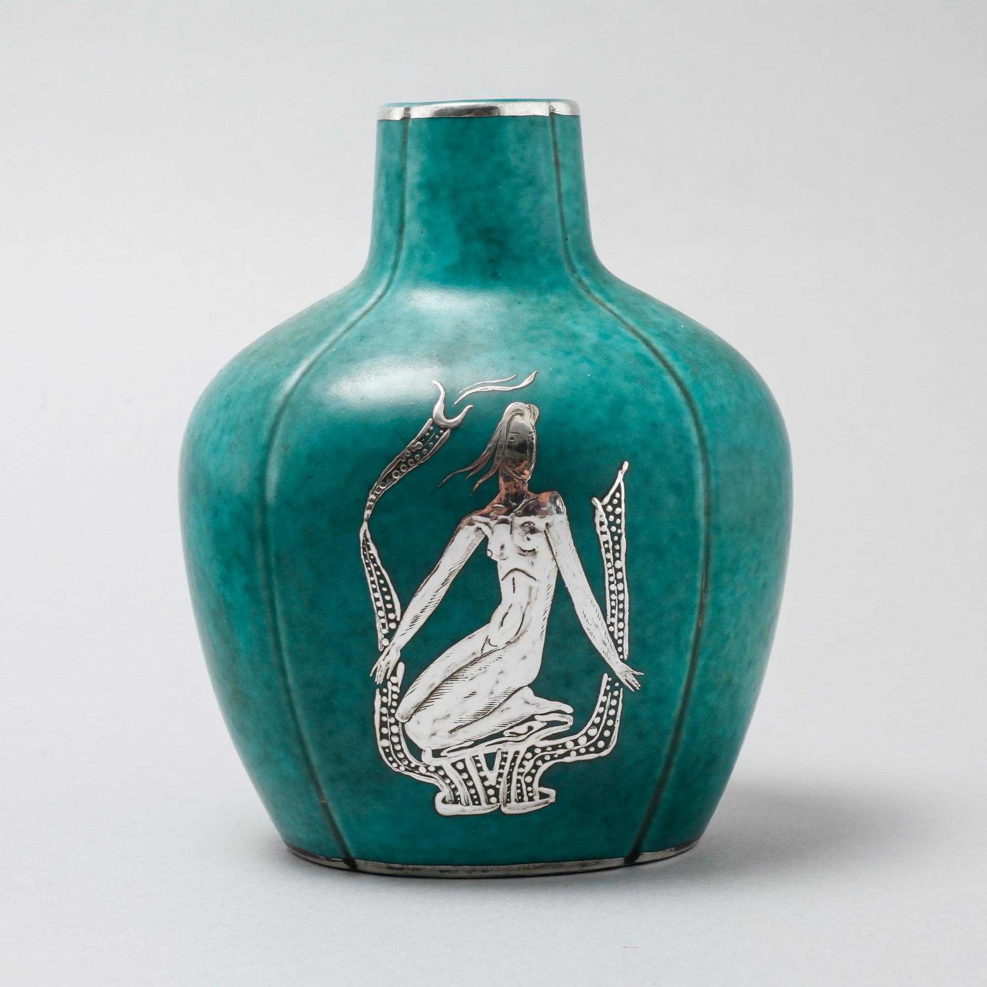 A stoneware vase and a dish by Wilhelm Kåge for Gustavsberg, 20th century.