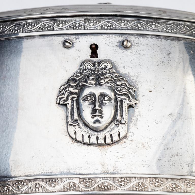 Anders Emanuel Blomquist, sockerskrin, silver, Vadstena 1825. Empire.