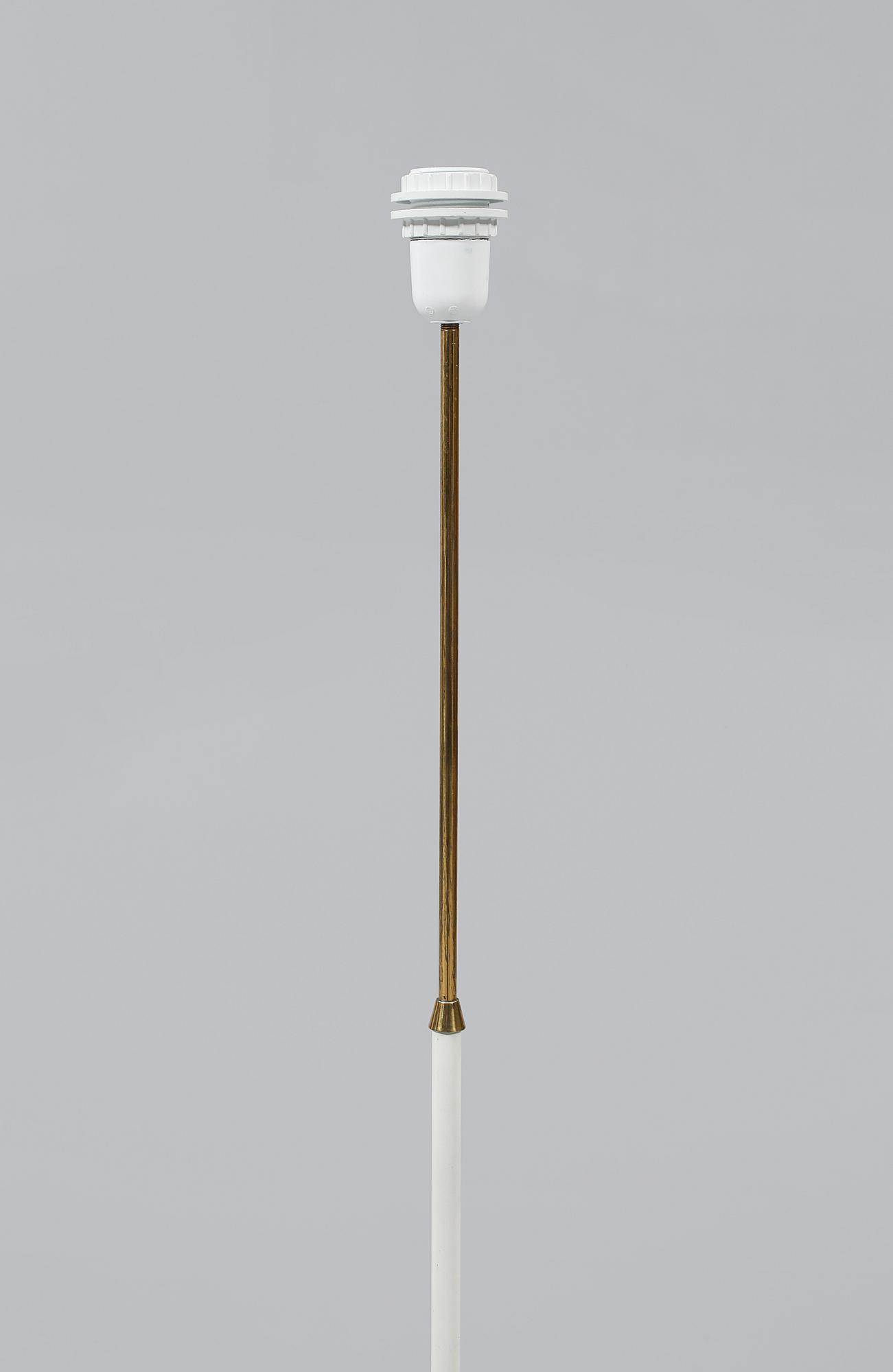 GOLVLAMPA, omkring 1900-talets mitt.