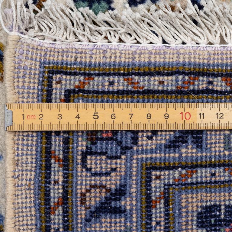 Matta, Keshan, ca 285 x 191 cm.