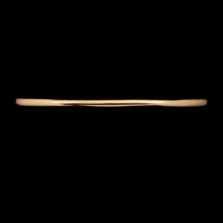 ARMRING, 18 k guld. Vikt ca 15 g.