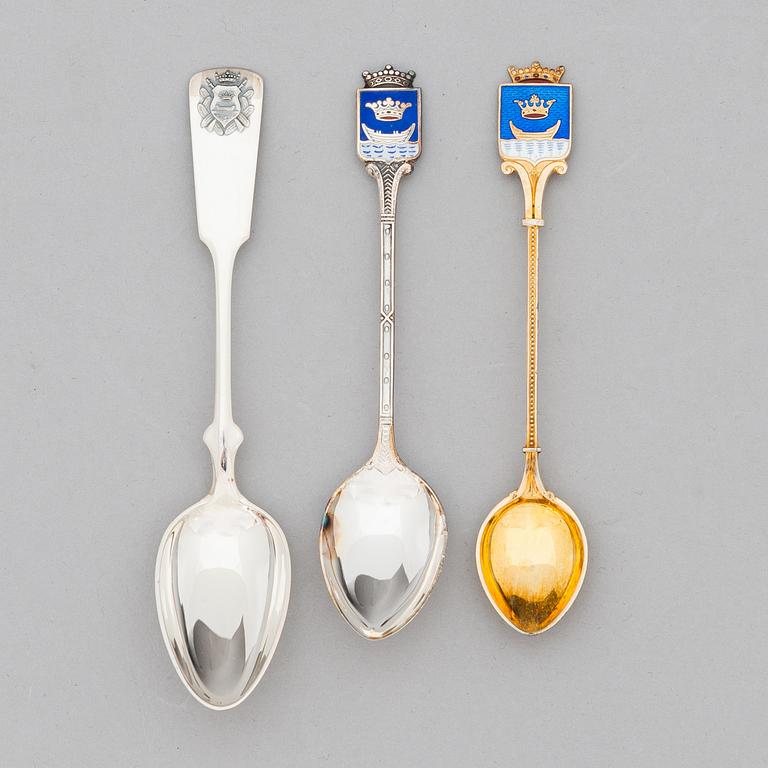 Coat of arms of Helsinki silver spoons, 39 pcs, Turku Finland 1936 - 1974.