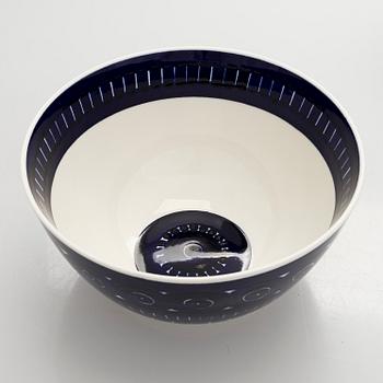 Ulla Procopé, a porcelain jug and bowl, "Valencia", Arabia, Finland.