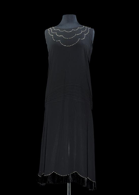 A 1920s dress.