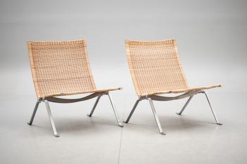 FÅTÖLJER, ett par, "PK-22", Poul Kjaerholm för Fritz Hansen, etikettmärkta 1986.