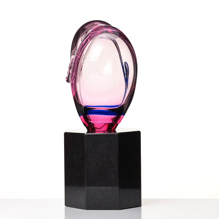 Erik Höglund, a unique glass sculpture, studio Strömbergshyttan, Sweden, 1988.
