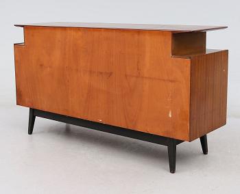 SIDEBOARD, England, 1900-talets andra hälft.