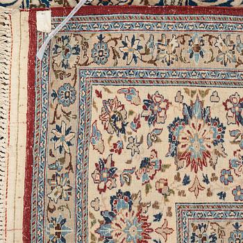 A CARPET, a semi-antique Esfahan/Nain, ca 250 x 169,5 cm (as well as the ends have 2 cm flat weave).