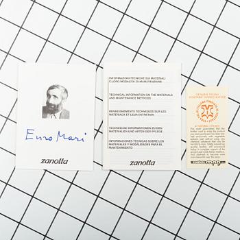 A model 2600 'Quadrema' table by Superstudio for Zenotta, designed in 1970.