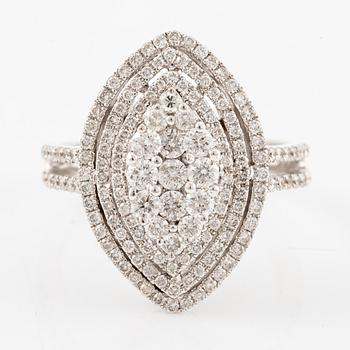 Ring in 18K white gold set with brilliant-cut diamonds,.