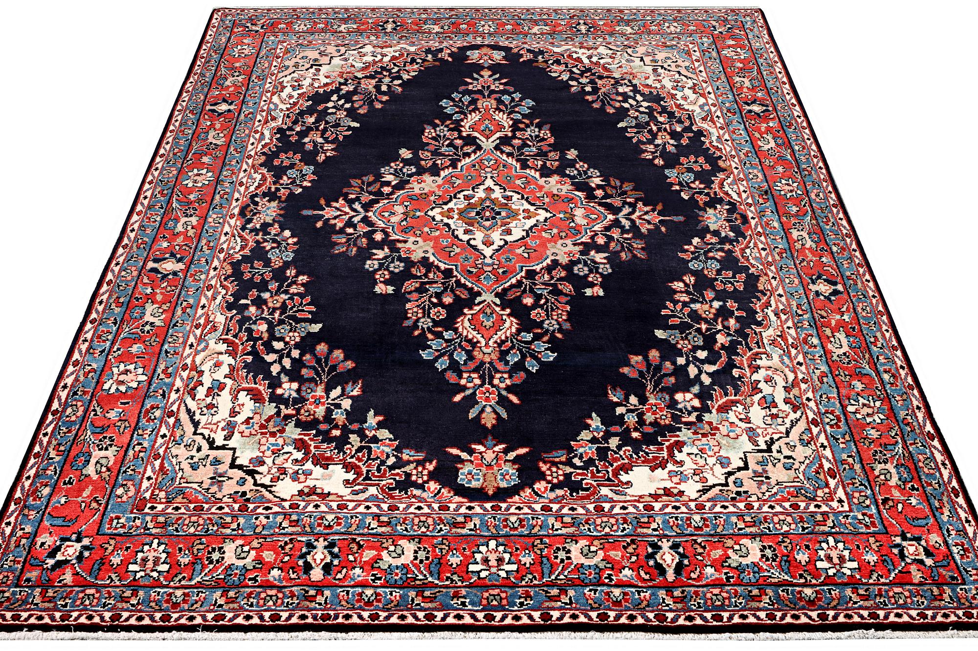 A Hamadan carpet, c. 298 x 215 cm.