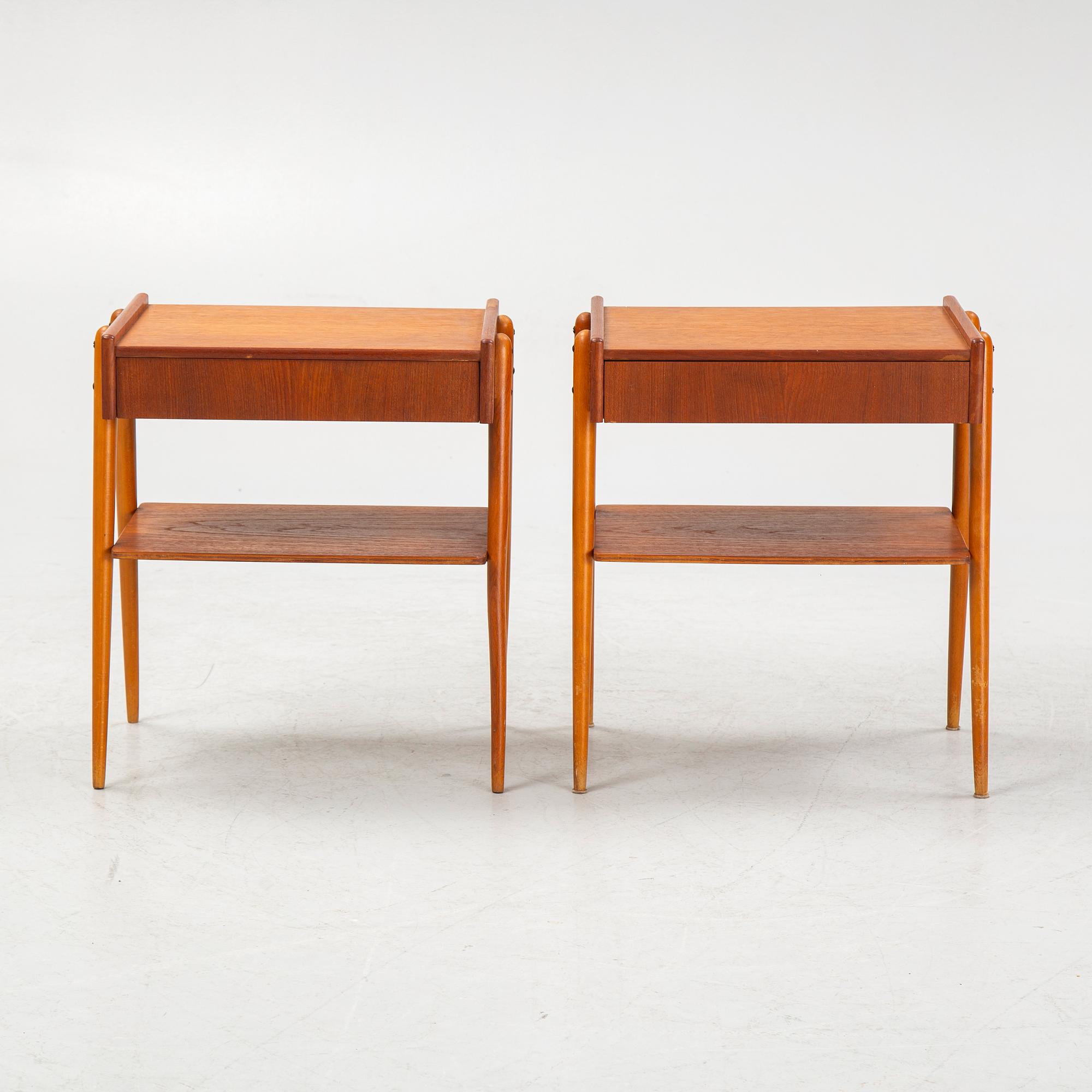 Sängbord, ett par, AB Carlström & Co Möbelfabrik, Bjärnum, 1950/60-tal.