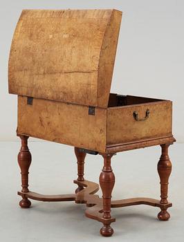 NATTLÅDA, senbarock, 1700-talets andra hälft.