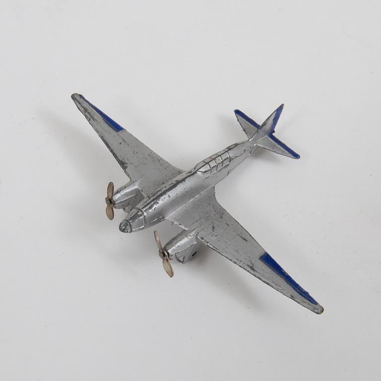 A Dinky Toys "Aeroplanes no 60" gift set, England, c. 1935.