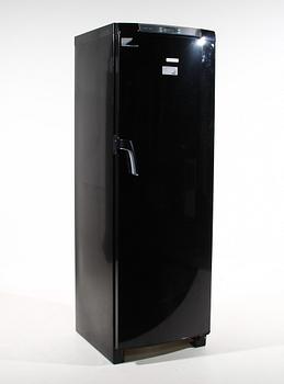 KYLSKÅP. Electrolux. Säljs till förmån för World Childhood Foundation.