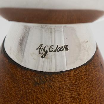 Anna-Greta Eker, a silevr cream jug and sugar bowl on a mahogany base, Auran Kultaseppä, Turku 1962.