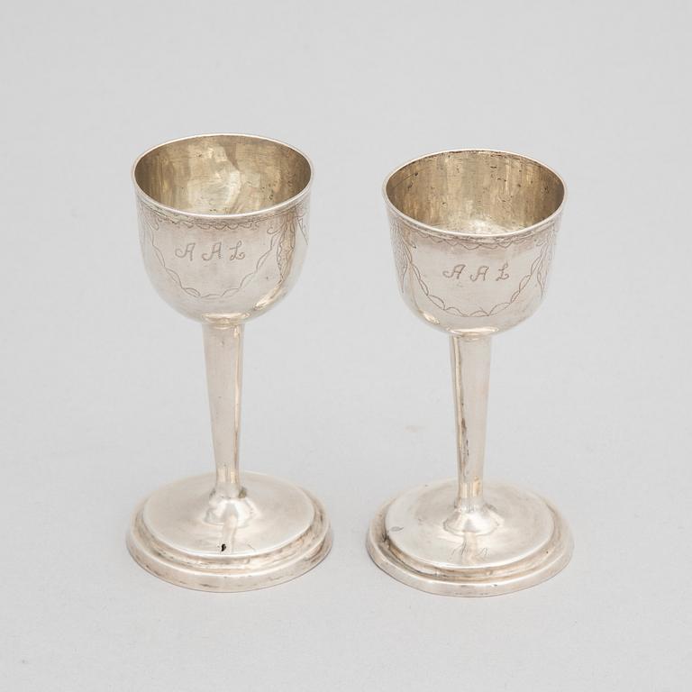 A pair of silver cups by Olof Peter Almén, Hedemora, 1802.