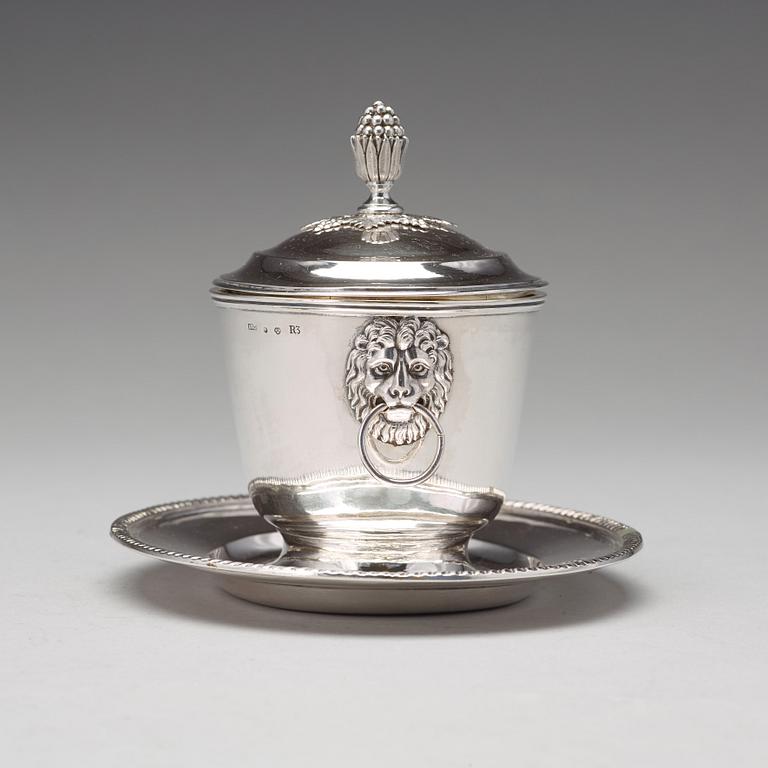 Johan Petter Grönvall, skål/terrin med lock och fat, silver, Stockholm 1823.