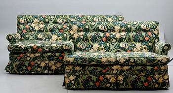 SOFFOR, 2 st, klädda med tyget "Golden Lily" av William Morris, 1900-tal.