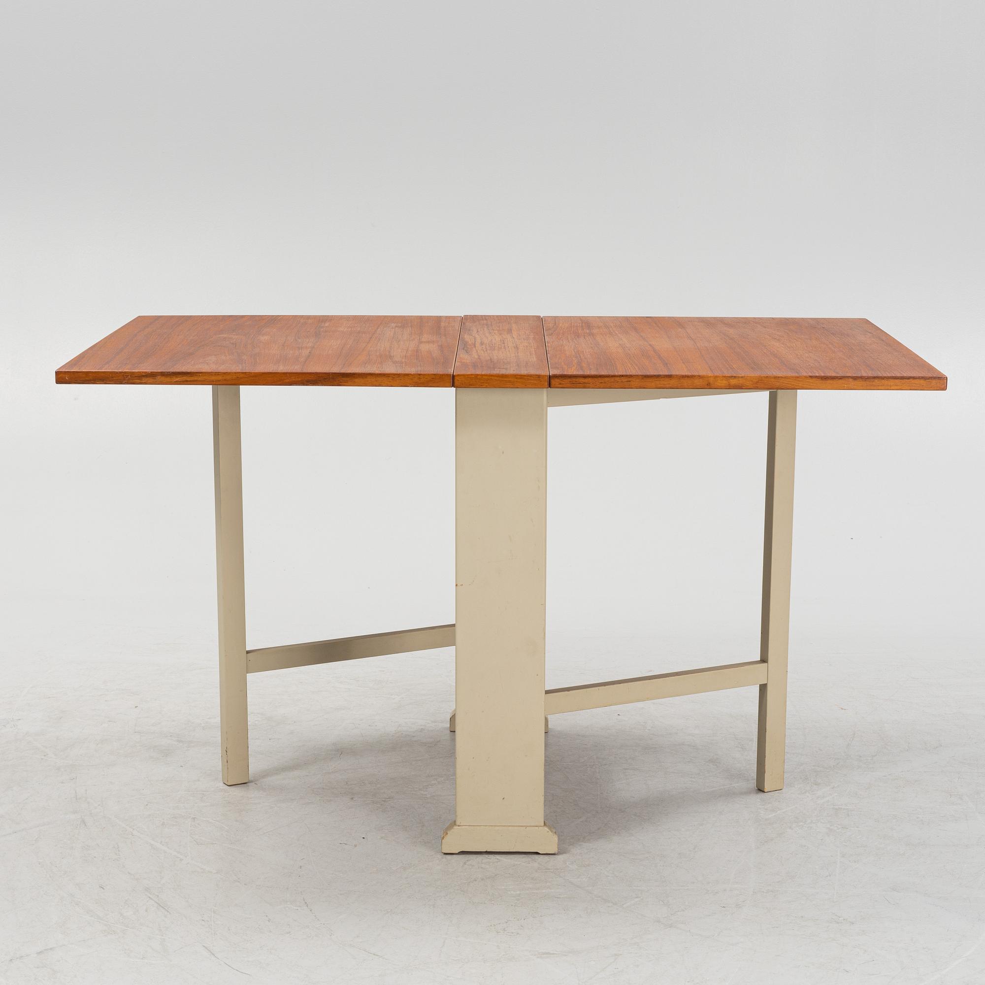 Carl Malmsten, a 'Vapensmeden' gate-leg table, second half of the 20th centruy.
