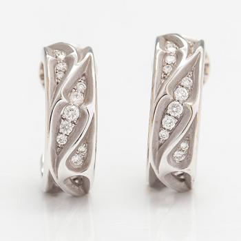 A pair of 18K white gold earrings with diamonds ca 0.28 ct in totalt. Magerit Joyas. Moscow.