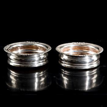 COASTERS, 2 st, nysilver, märkta Bannister, sekelskiftet 1800/1900.